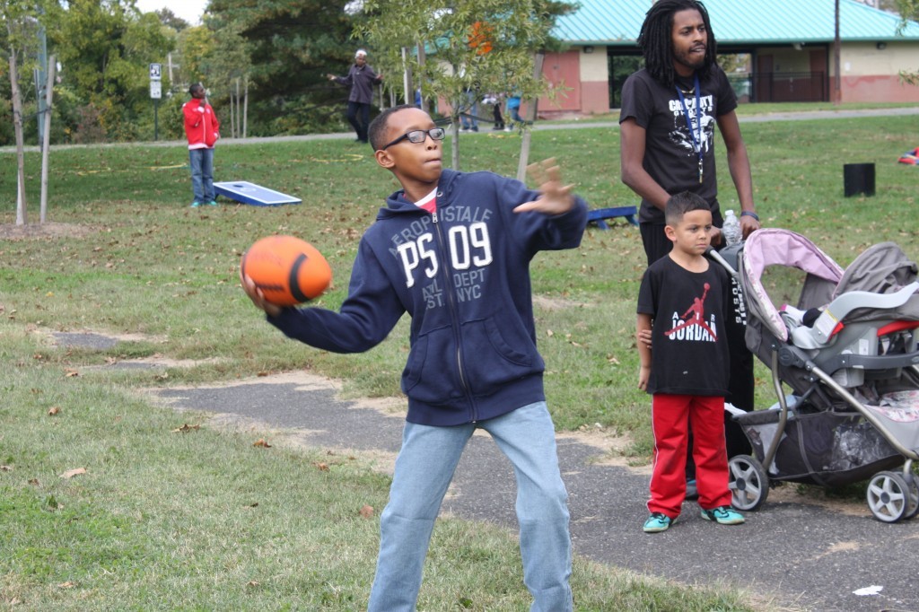 football throw