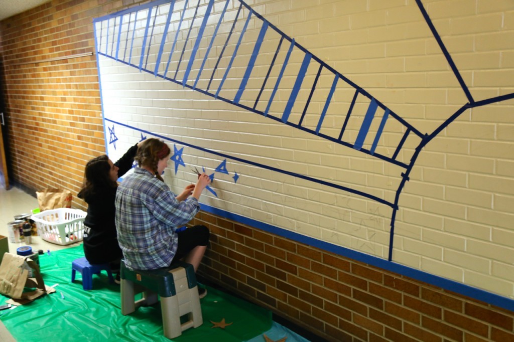 taping mural