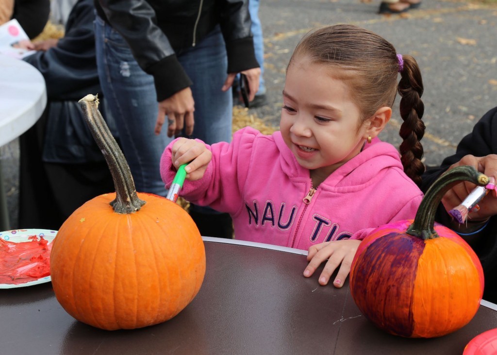 painting pumpkins